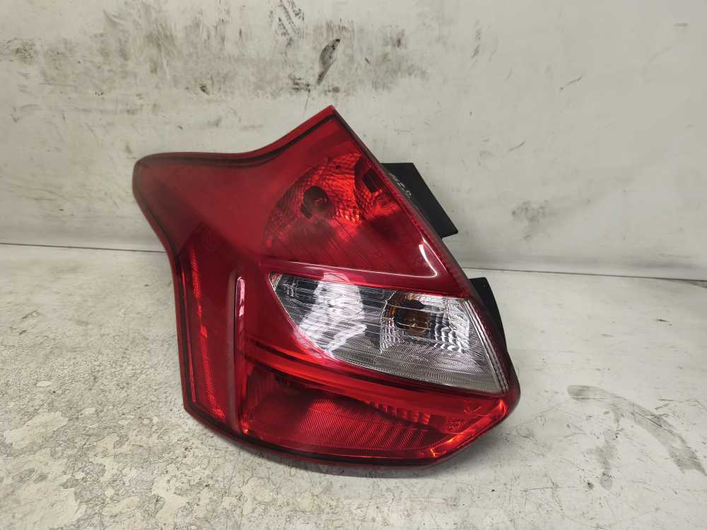 FEU ARRIERE GAUCHE FORD FOCUS - Vue 1